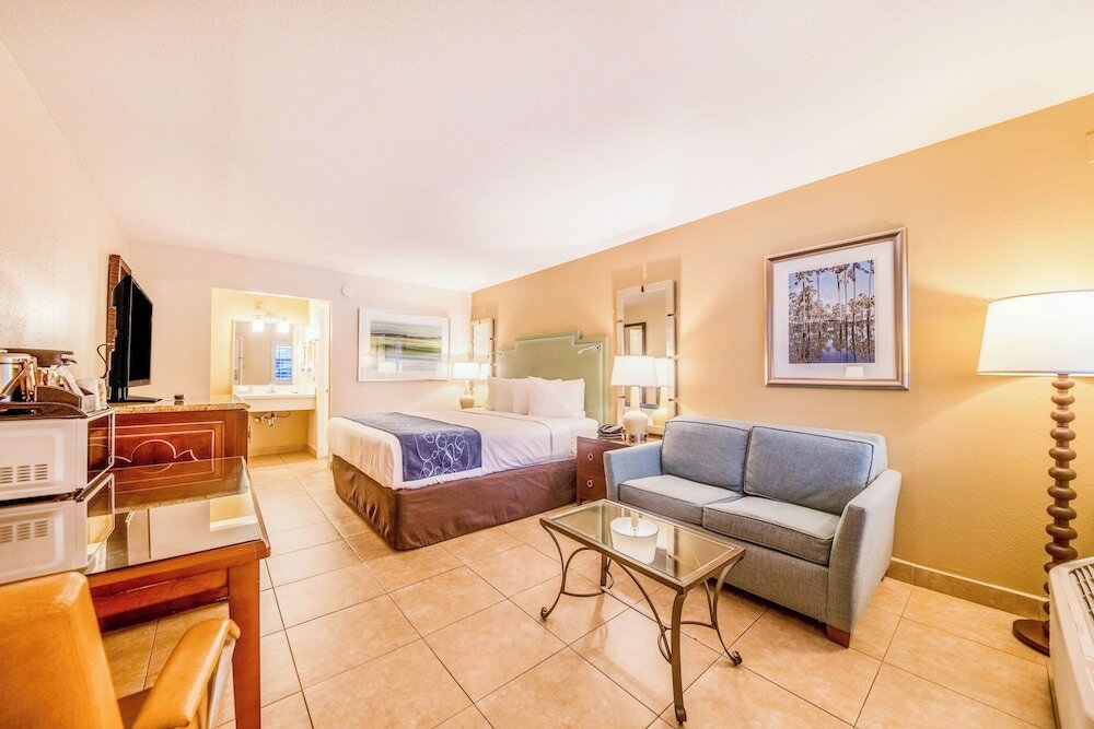 Фото Seasons Florida Resort