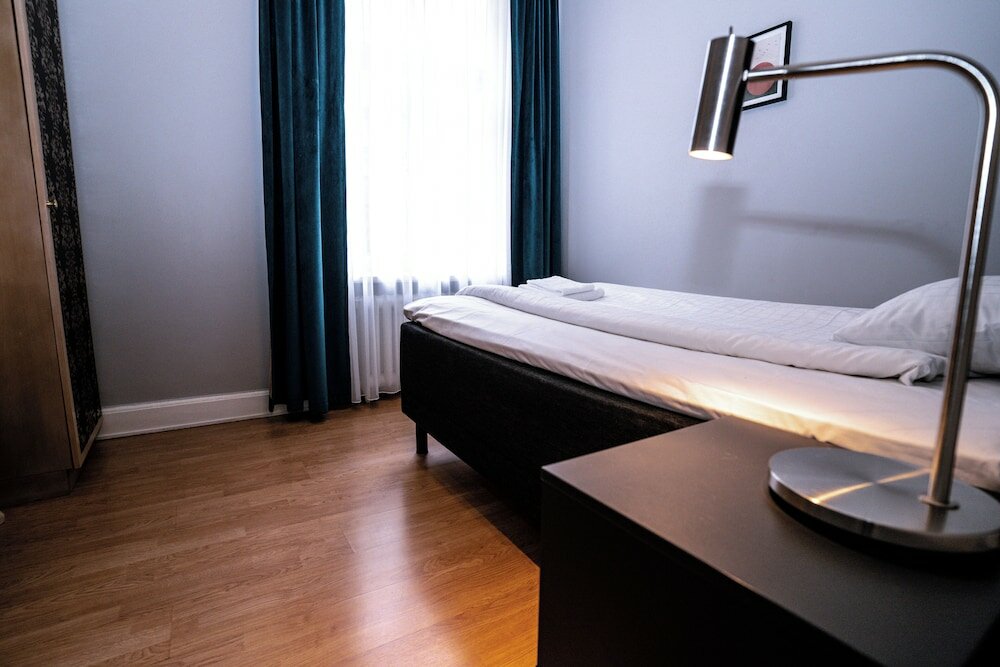 Фото Queen's Hotel by First Hotels