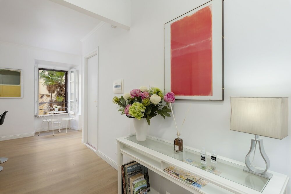 Фото Rhome Hosting GuestHouse