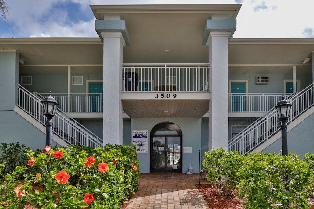 Фото Coastal Waters Inn