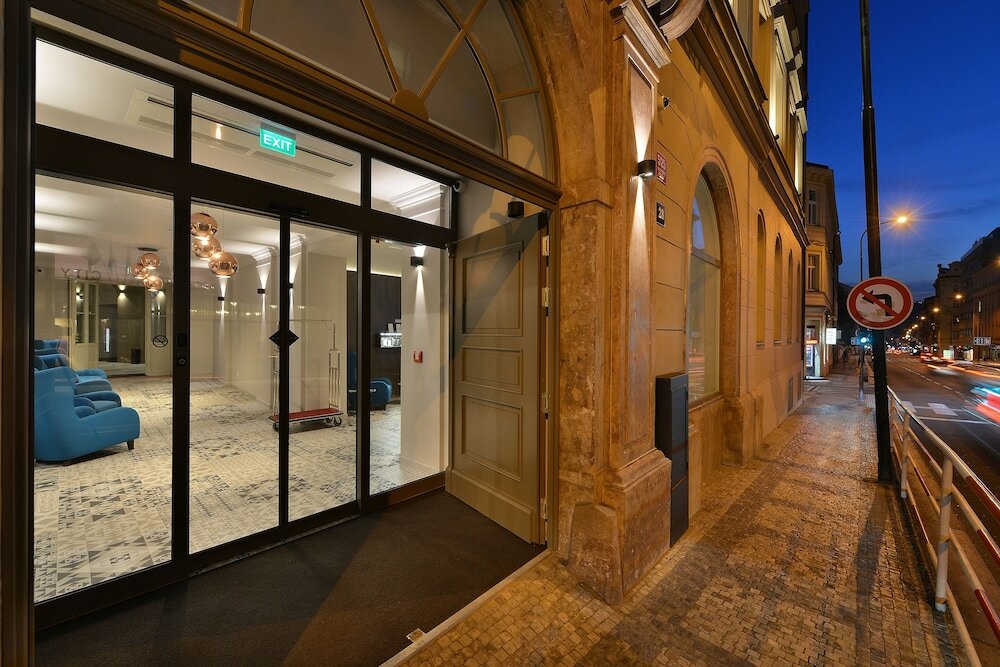 Фото EA Hotel New Town