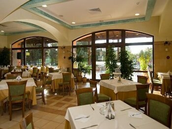 Фото Hotel Hrizantema