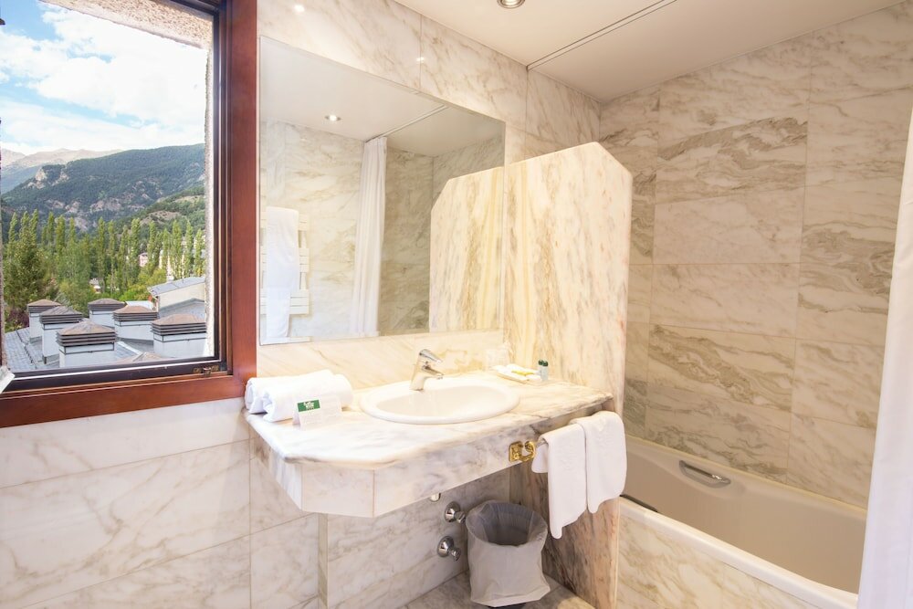 Фото Hotel Rutllan & SPA