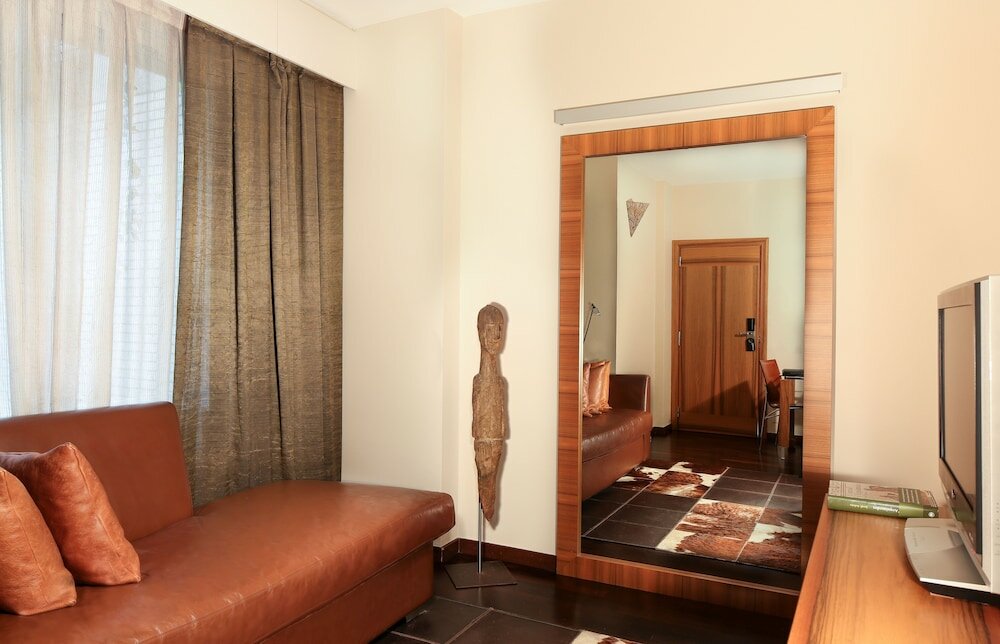 Фото Gran Derby Suite Hotel