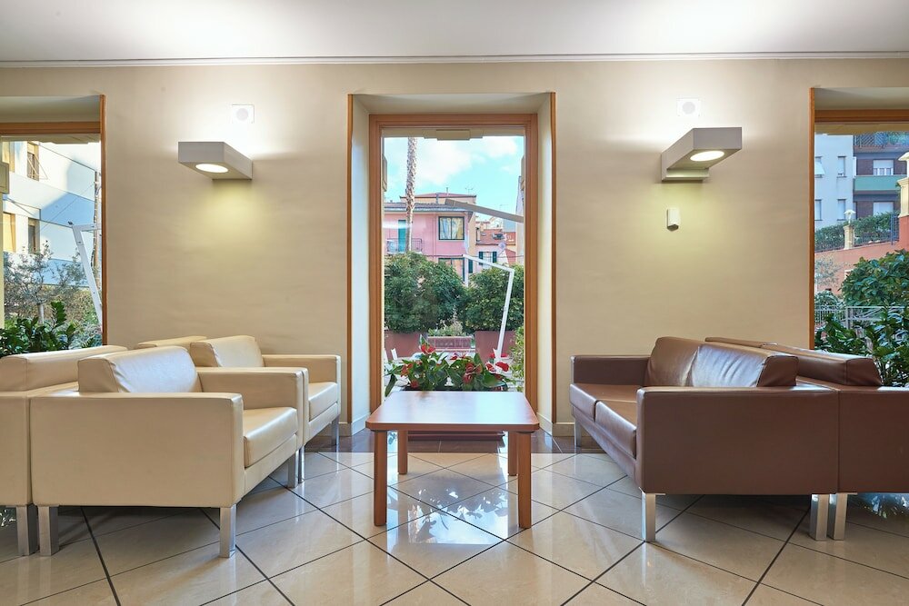 Фото Hotel Careni Villa Italia