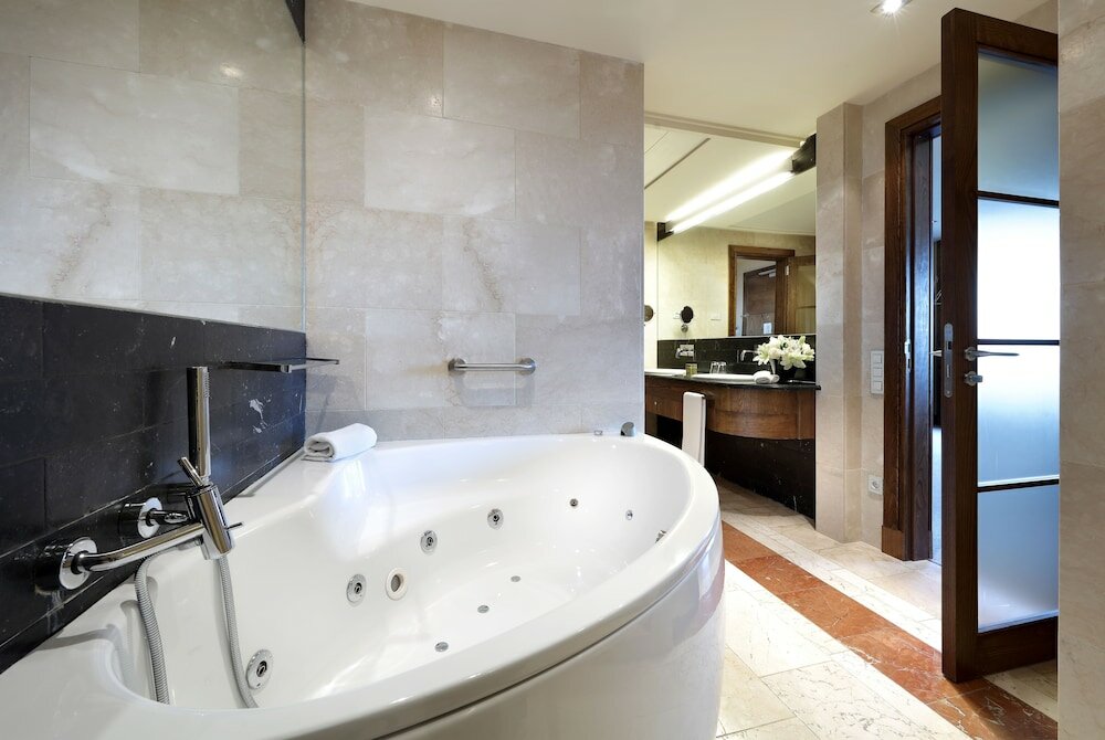 Фото Eurostars Suites Mirasierra