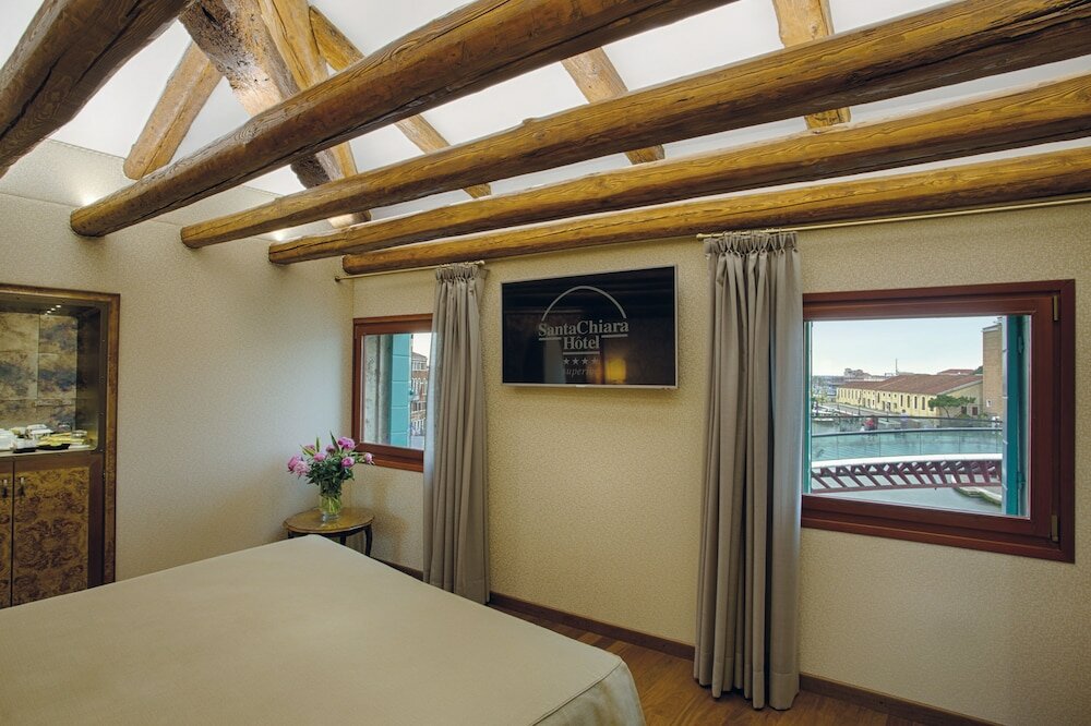 Фото Santa Chiara Hotel