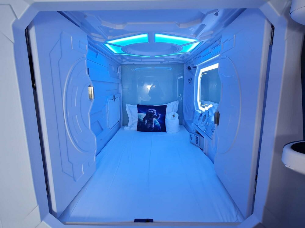 Фото Galaxy Pods Capsule Hotel Boat Quay