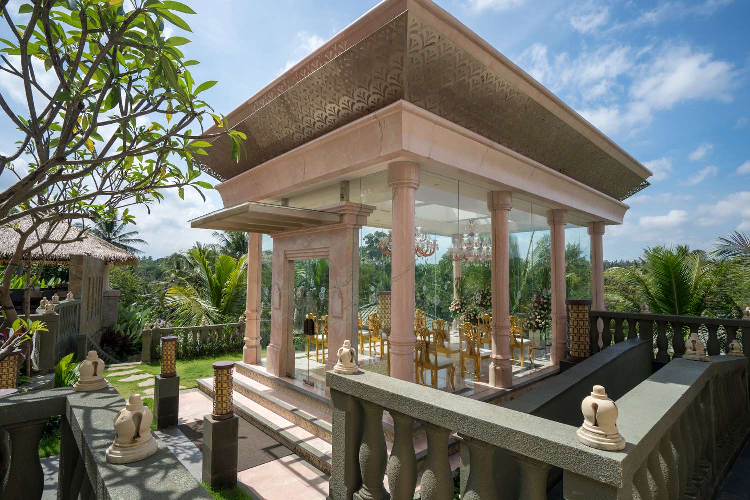 Фото SereS Springs Resort & SPA Singakerta