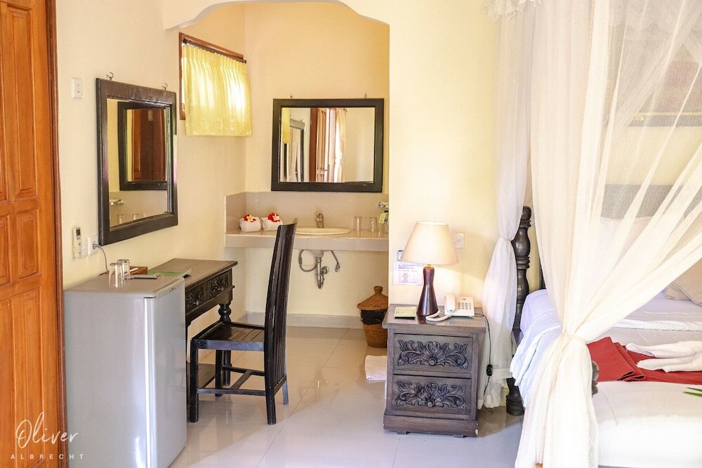 Фото Arya Amed Beach Resort and Dive Center