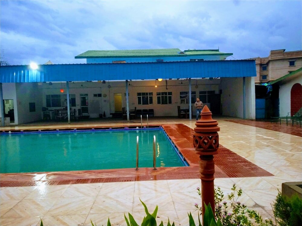 Фото The New Swaraj Resort