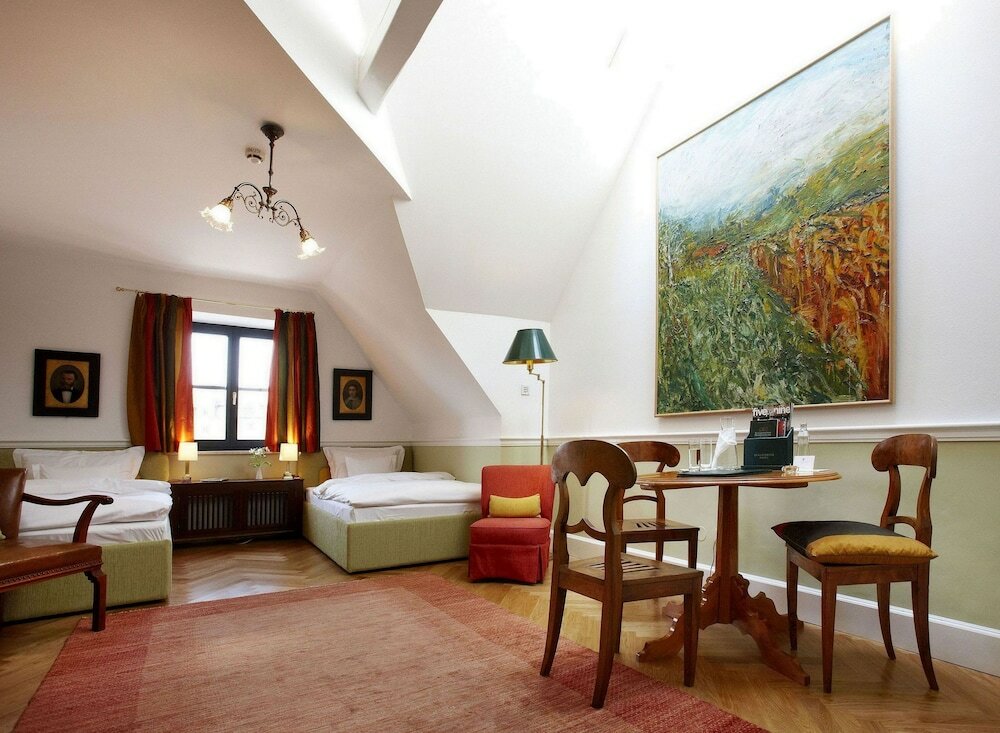 Фото Schlossberghotel - Das Kunsthotel