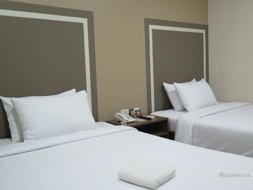 Фото S Hotel and Residences