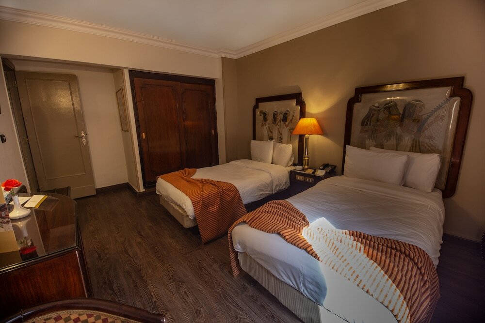 Фото Zayed Hotel