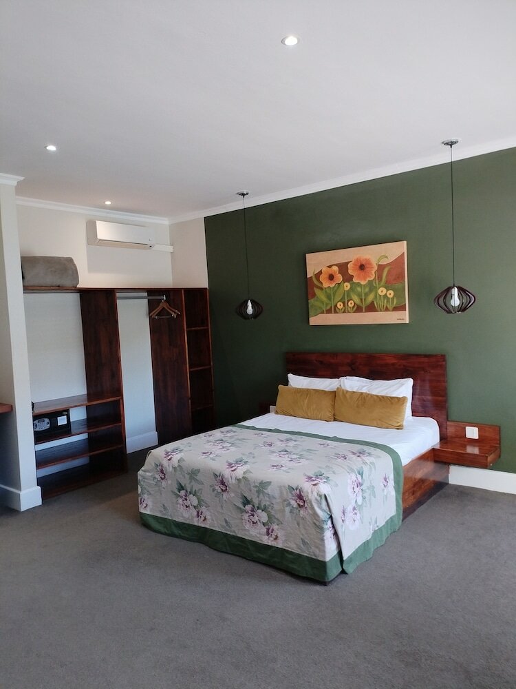 Фото My Pond Hotel