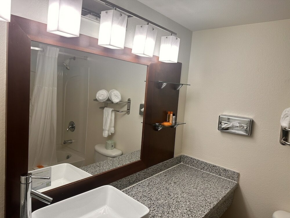 Фото Ramada by Wyndham Anchorage Downtown