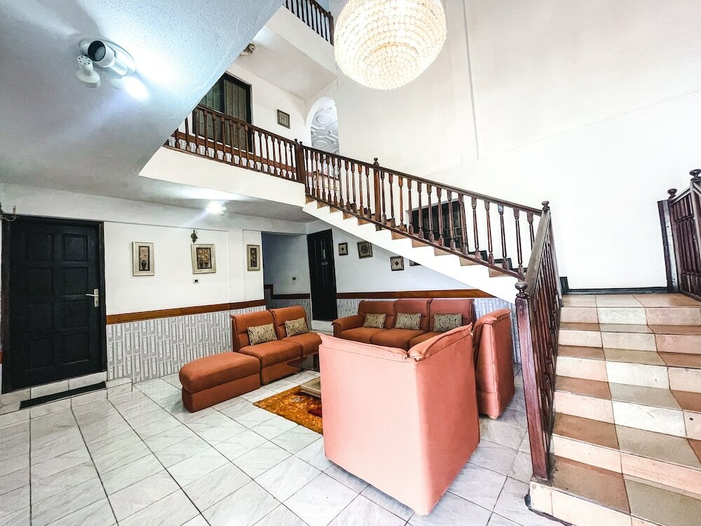 Фото Hill View Hotel McCarthy Hills