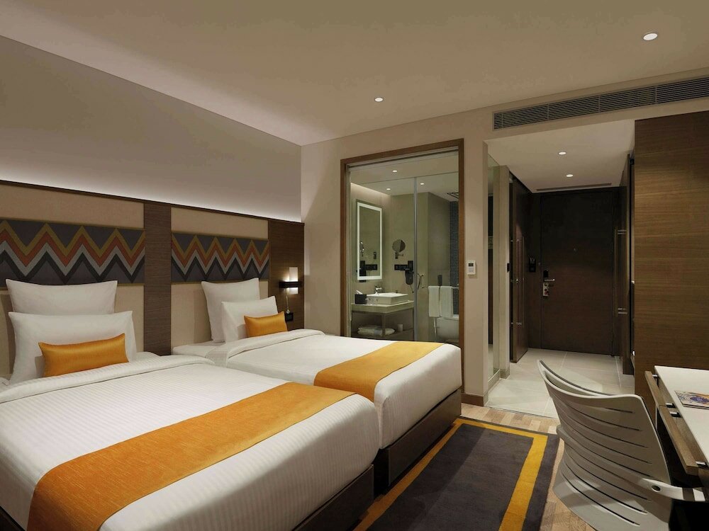 Фото Novotel Guwahati Gs Road Hotel