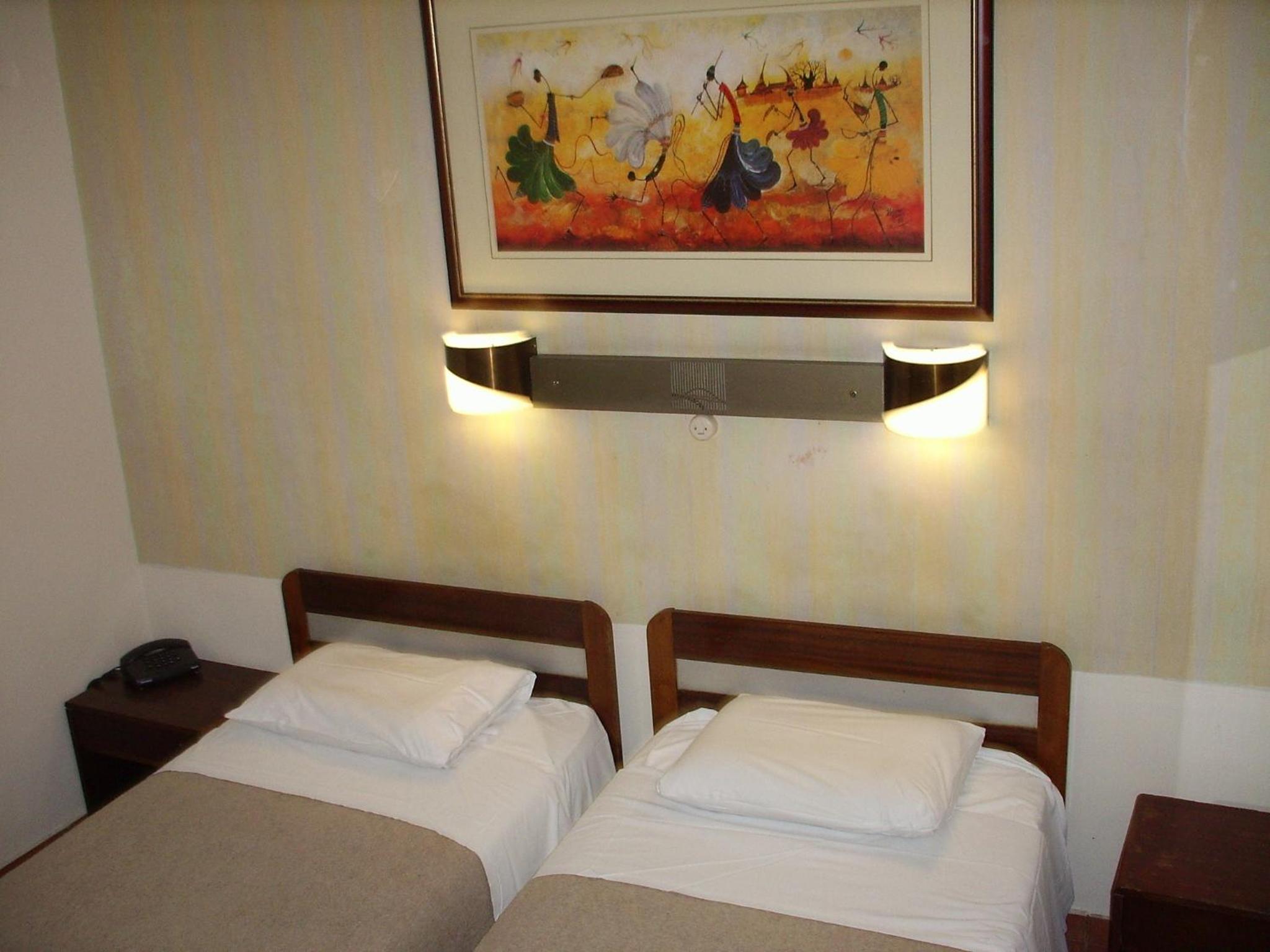 Фото Claridge Hotel