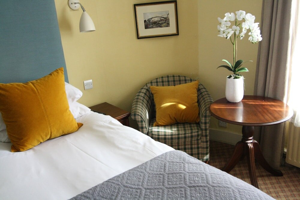 Фото The Falstaff Hotel