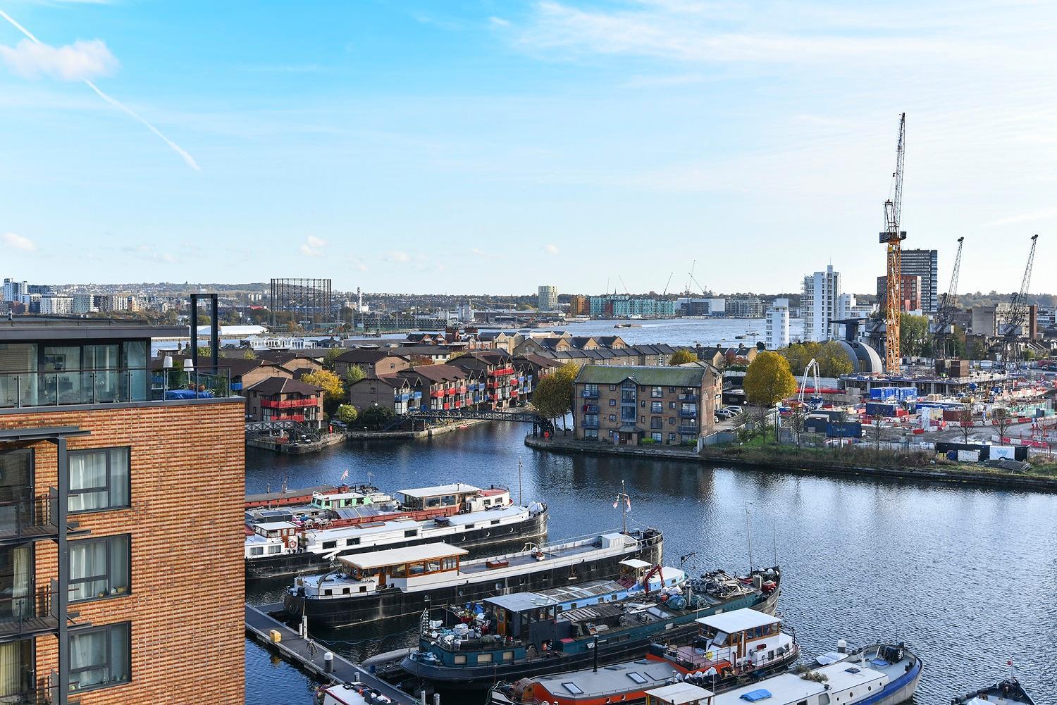 Фото Fraser Place Canary Wharf