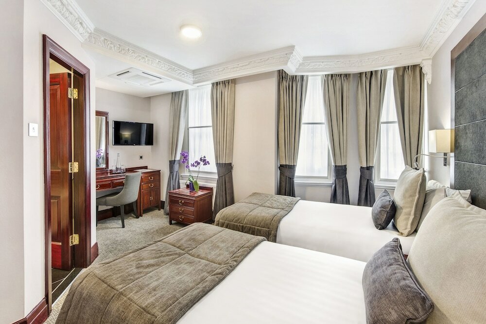 Фото Fitzrovia Hotel