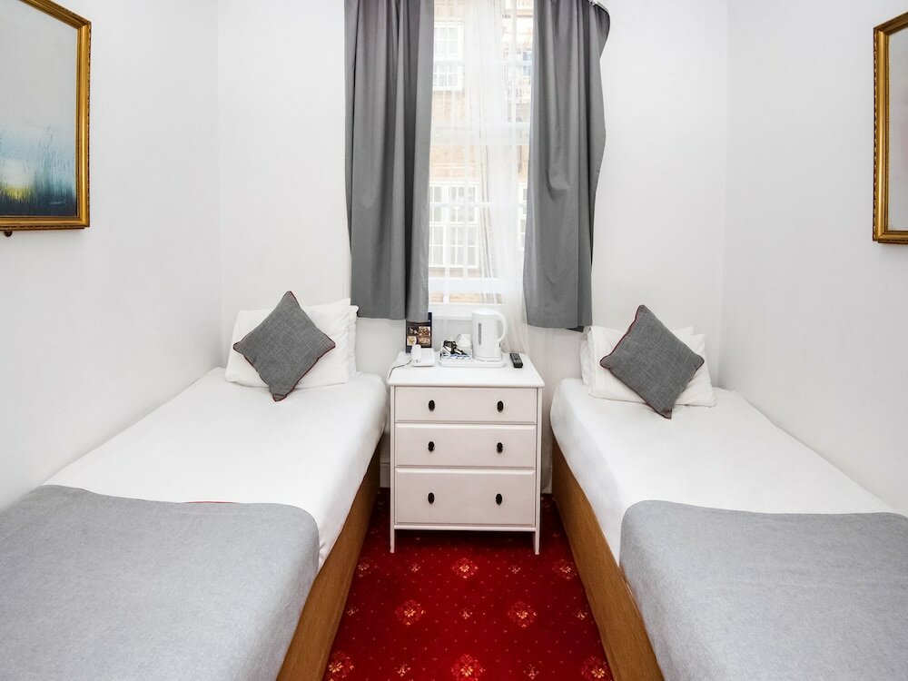 Фото St Georges Hotel Pimlico