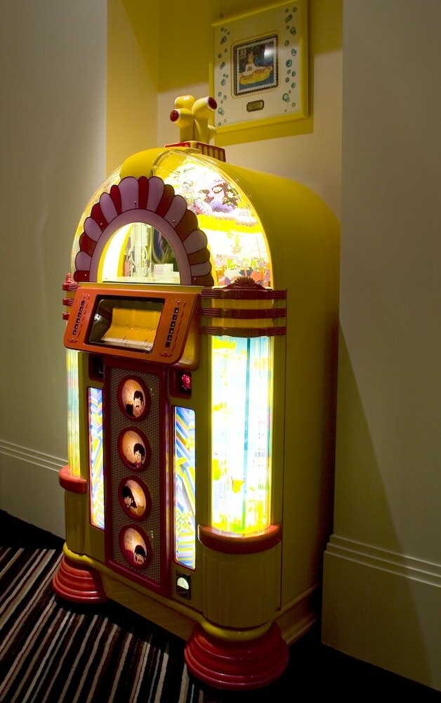 Фото Hard Days Night Hotel