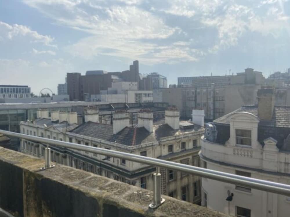 Фото Hard Days Night Hotel