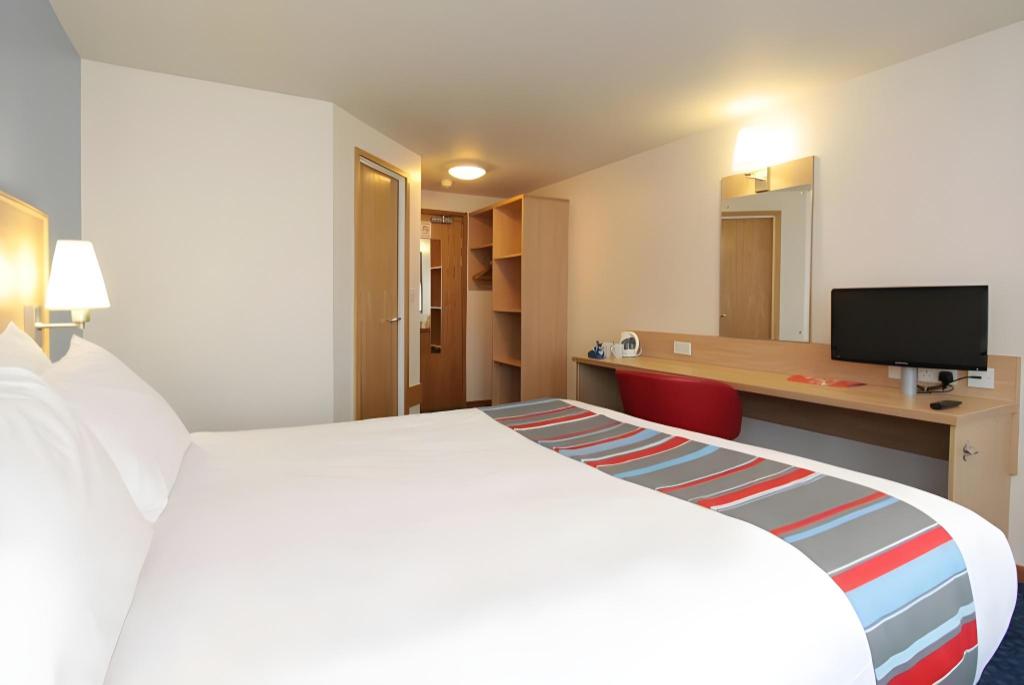 Фото Travelodge Aberdeen Bucksburn