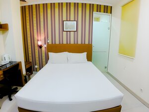 House of Arsonia Tulip (Jakarta, Danau Sunter Selatan), hotel