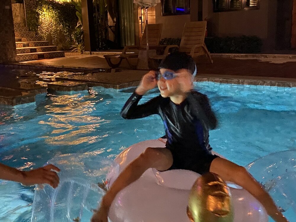 Фото Отель The Scene Cliff View Villas