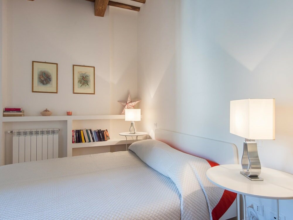 Фото Rsh Trevi Fountain Luxury Apartment