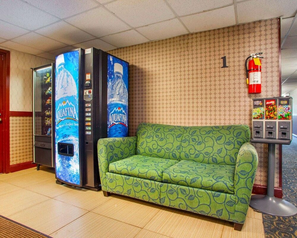 Фото Rodeway Inn Meadowlands