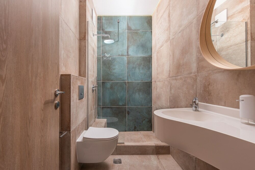 Фото Mint Retreat Suites