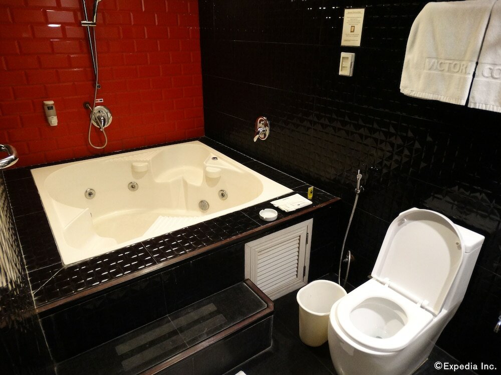 Фото Victoria Court Cuneta