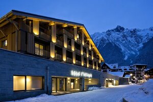 Heliopic Hotel & SPA (Auvergne-Rhône-Alpes, Haute-Savoie, Arrondissement de Bonneville, Chamonix-Mont-Blanc, Place de l'Aiguille du Midi), hotel