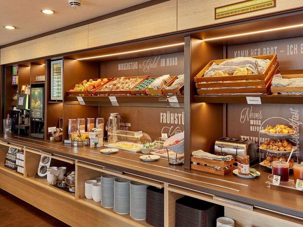 Фото B&b Hotel Saarbrücken-Hbf