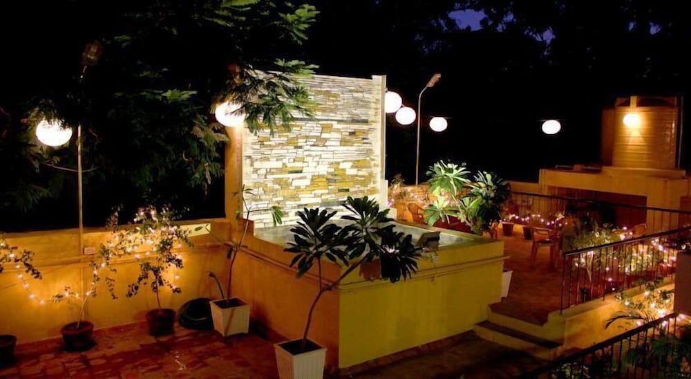 Фото Hanu Reddy Residences Poes Garden