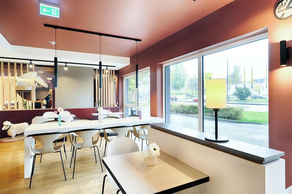 Фото B&b Hotel Wiesbaden