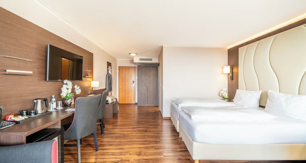 Фото Plaza Hotel Föhr am Bodensee