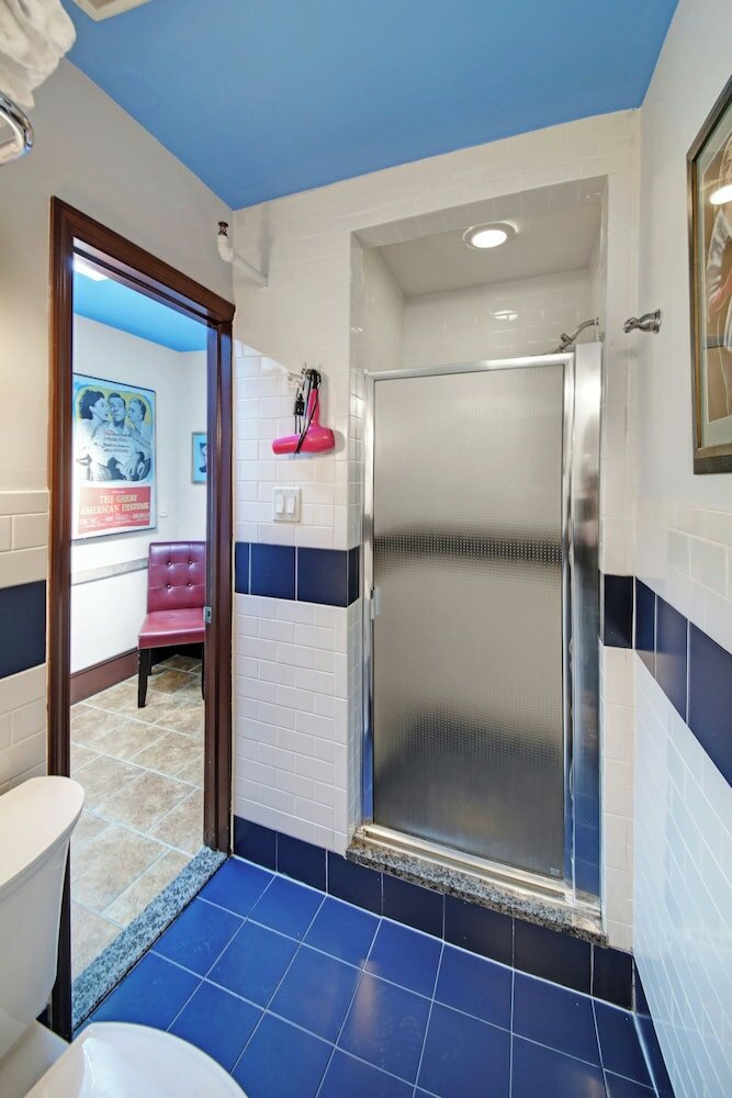 Фото Chelsea Pines Inn