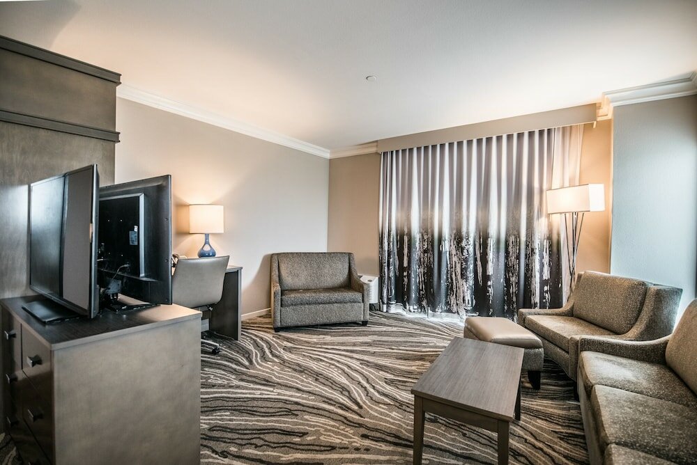 Фото 83733978426