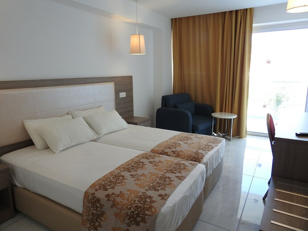 Фото Corfu Hotel