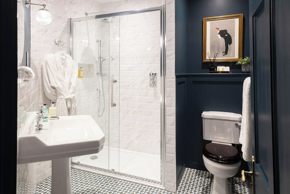 Фото The Churchill Hotel