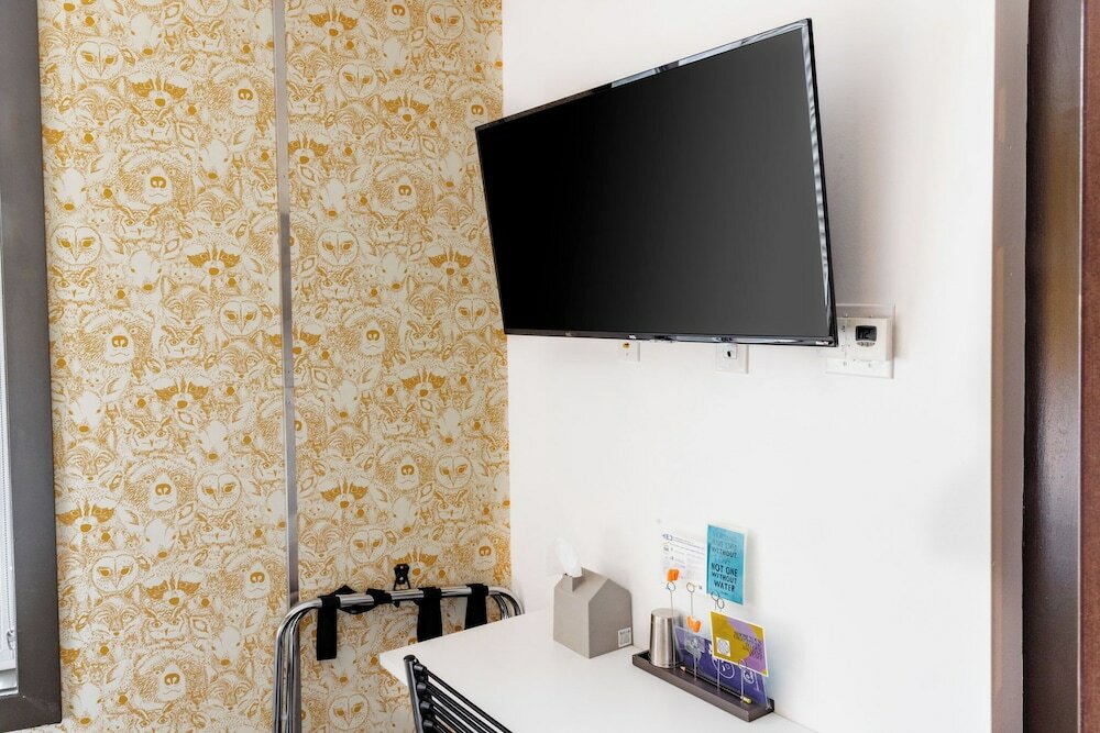 Фото Silverbow Inn Hotel & Suites