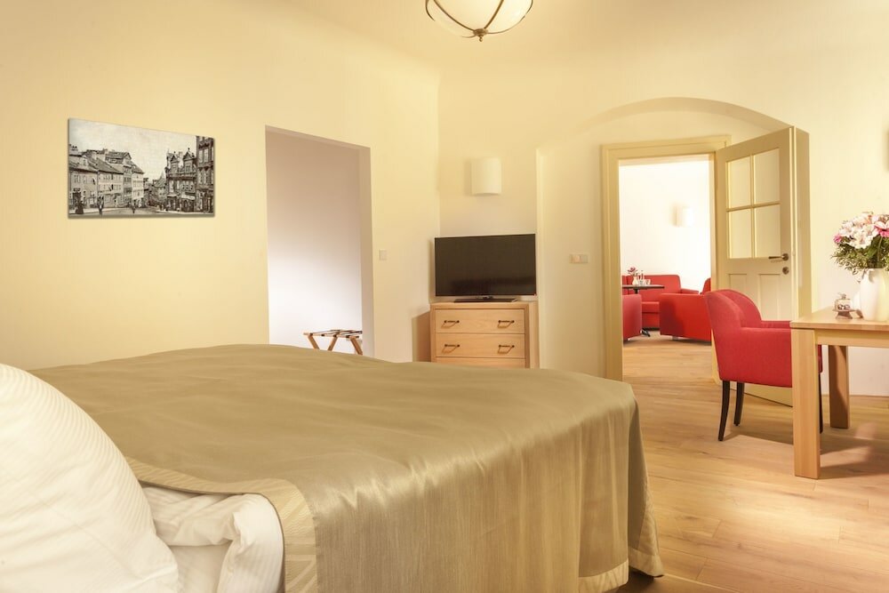 Фото Hotel At the White Lily