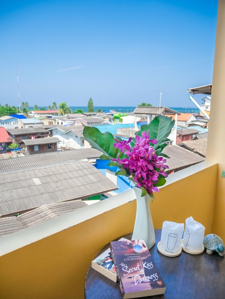 Фото Chomsin Hua Hin Hotel