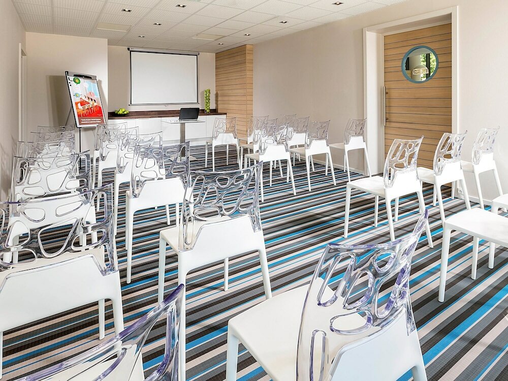 Фото Ibis Styles Strasbourg Avenue du Rhin