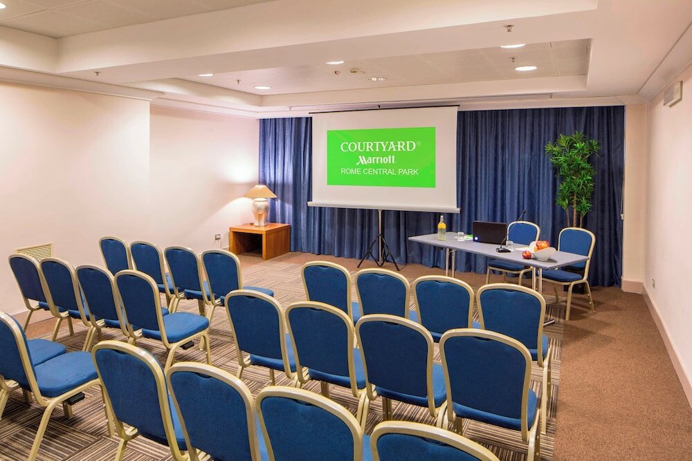 Фото Courtyard by Marriott Rome Central Park